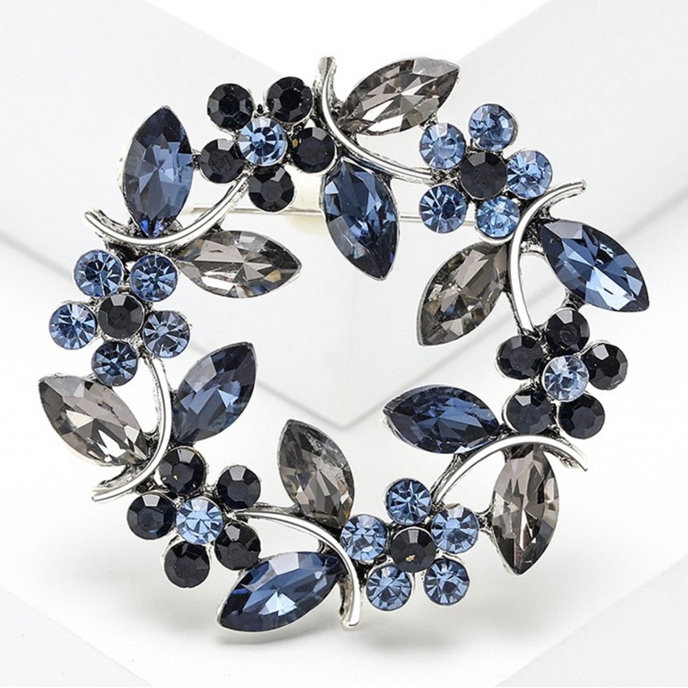 Laurel Wreath Brooch Laurel Wreath Pin